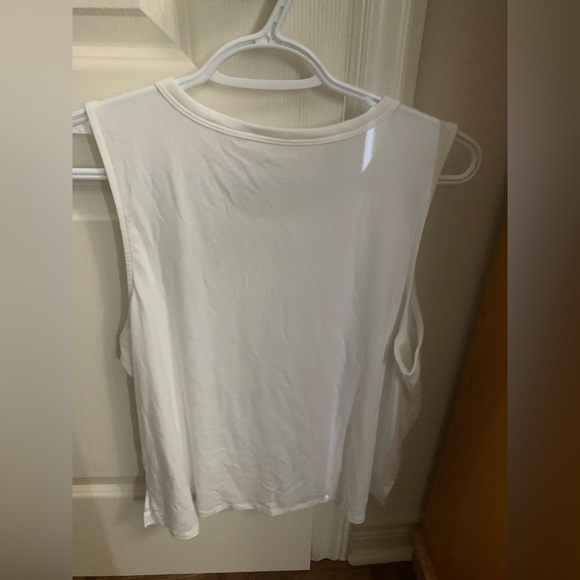 **2 for $20**🛍️OLD NAVY White Workout Tank Top Large - Picture 5 of 8